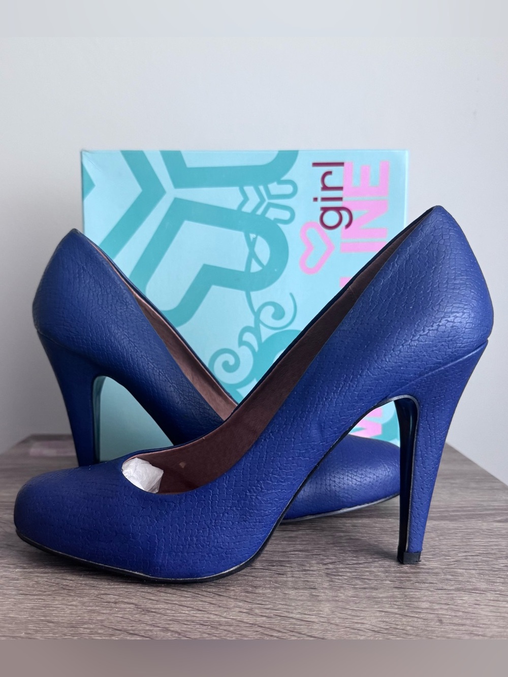 Madeline Girl Dimple Purple Textured Stiletto Pumps Round Toe Heels Size 9